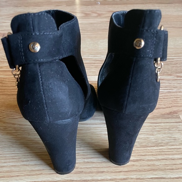 Guess women’s black peep toe heels size 7 - Picture 8 of 9